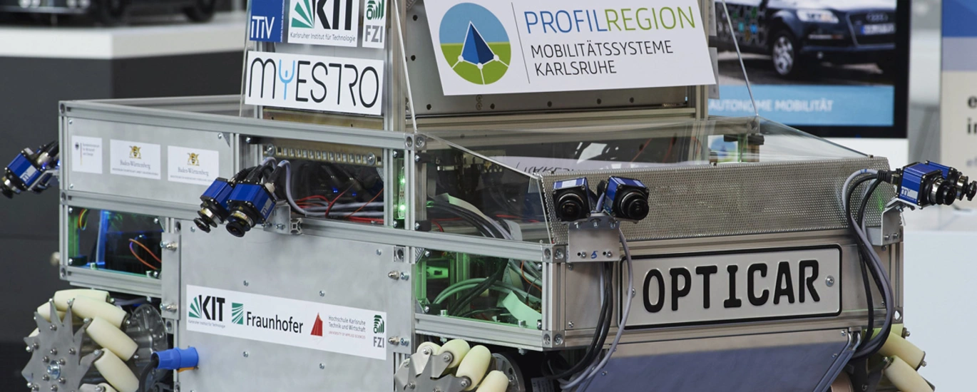 Forschungsplattform "OPTICAR" für autonomes Fahren.